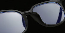 Load image into Gallery viewer, 5th &amp; Wimberly anti blue light glasses closeup
